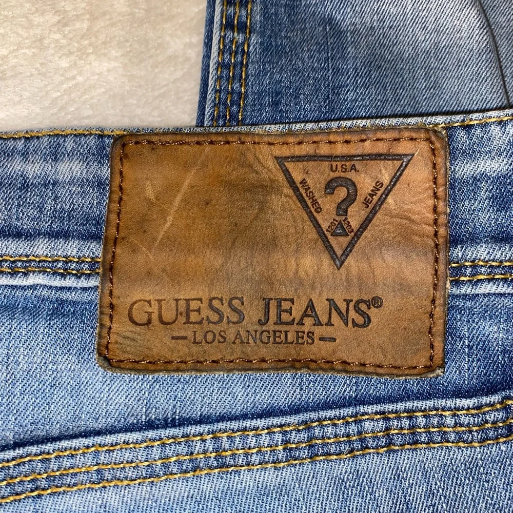 💙🔻GUESS Men's Lincoln Slim Straight Jeans - Picture 4 of 11